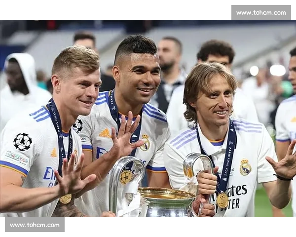 告别老将！德甲赛场温情时刻，比赛视频致敬传奇