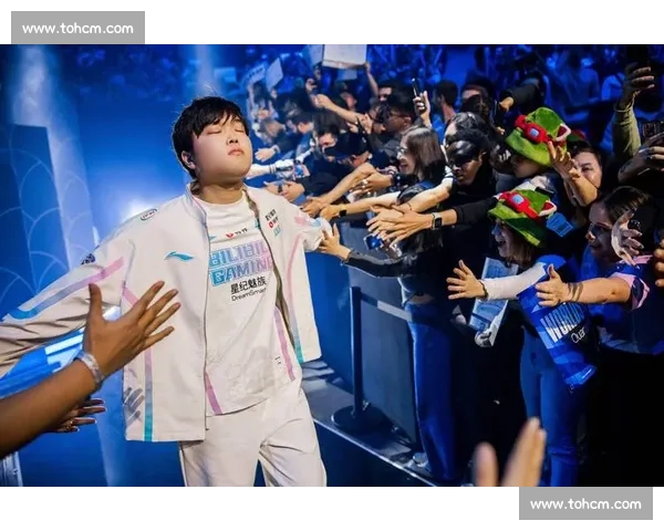 英雄联盟总决赛,现场的尖叫声,足以让地球颤抖!